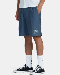 RVCA Shorts / Hybrids><noscript><img width=