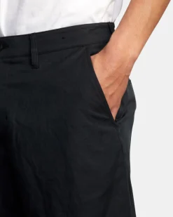 RVCA Shorts / Hybrids><noscript><img width=