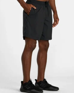 RVCA Shorts / Hybrids><noscript><img width=