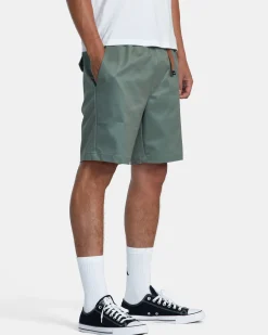 RVCA Shorts / Hybrids><noscript><img width=