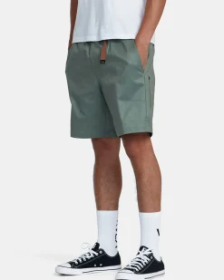 RVCA Shorts / Hybrids><noscript><img width=