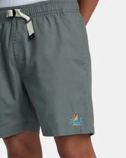 RVCA Shorts / Hybrids><noscript><img width=