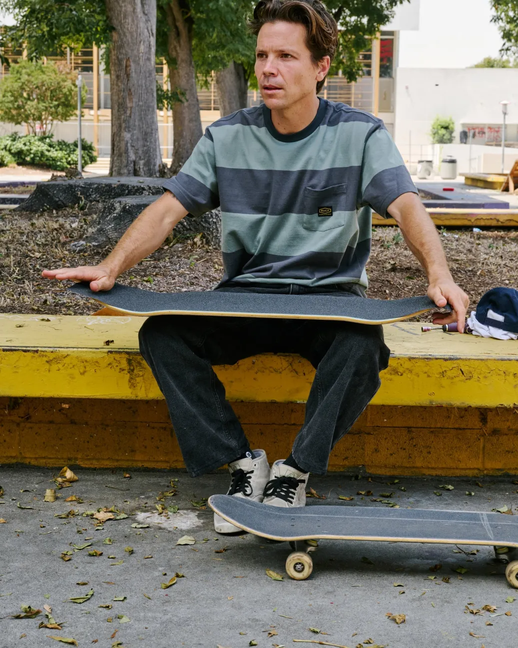 RVCA Tees / Tanks>DAYSHIFT STRIPE TEE