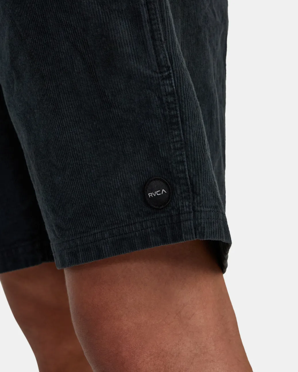 RVCA Shorts / Hybrids>ESCAPE 17" ELASTIC WAIST CORDUROY SHORTS