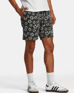 RVCA Shorts / Hybrids><noscript><img width=