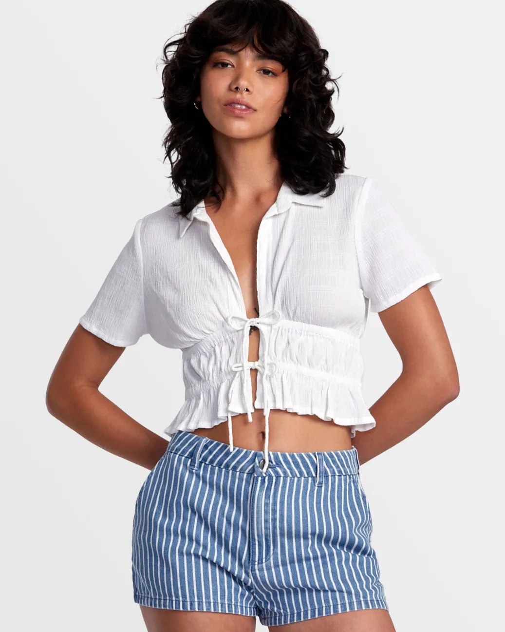 Women RVCA Tops>HARPER FRONT TIE CROPPED TOP