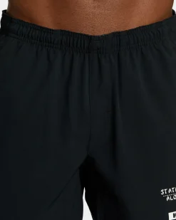 RVCA Shorts / Hybrids><noscript><img width=