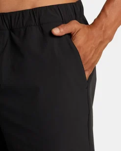 RVCA Shorts / Hybrids><noscript><img width=