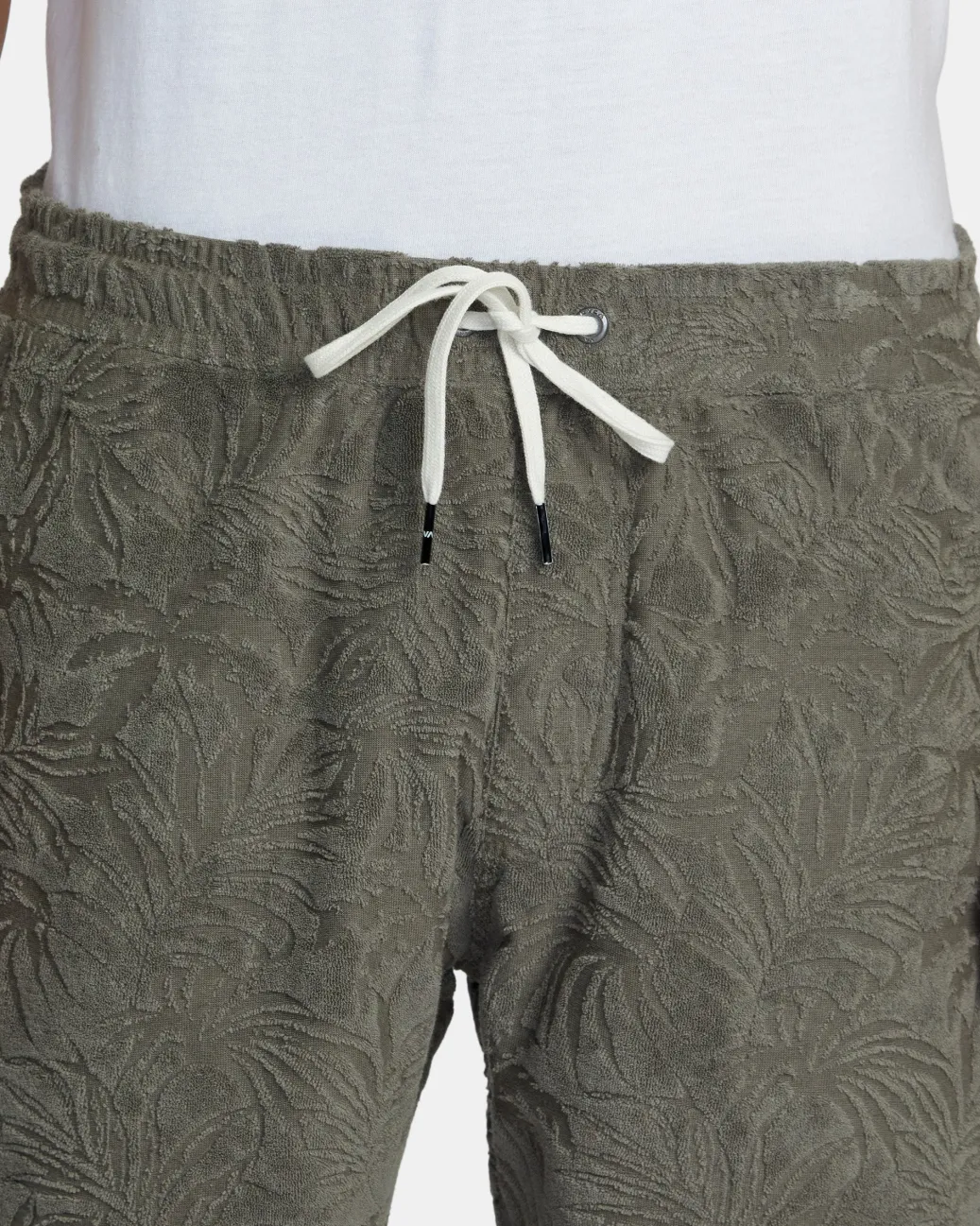 RVCA Shorts / Hybrids>PALMS DOWN 17" ELASTIC WAIST SHORTS