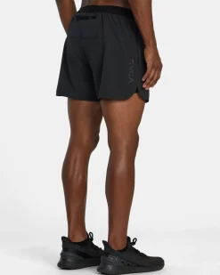 RVCA Shorts / Hybrids><noscript><img width=