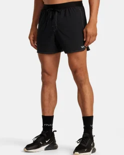 RVCA Shorts / Hybrids><noscript><img width=