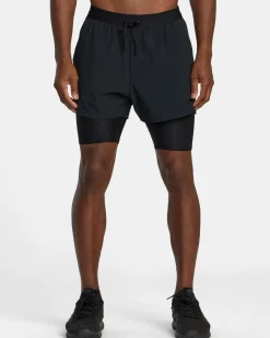 RVCA Shorts / Hybrids>RUNNER 2-IN-1 SHORTS