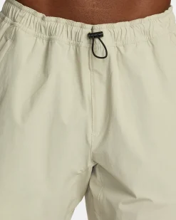 RVCA Shorts / Hybrids><noscript><img width=