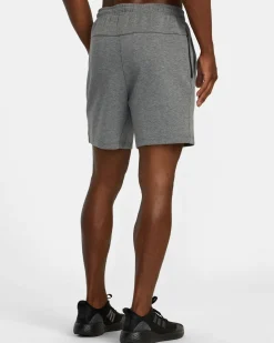 RVCA Shorts / Hybrids><noscript><img width=