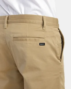 RVCA Shorts / Hybrids><noscript><img width=