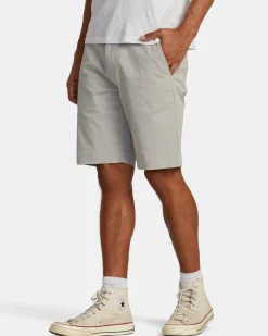 RVCA Shorts / Hybrids><noscript><img width=