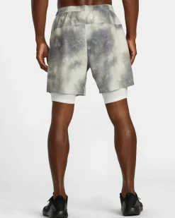 RVCA Shorts / Hybrids>YOGGER TRAIN 2-IN-1 17" WORKOUT SHORTS